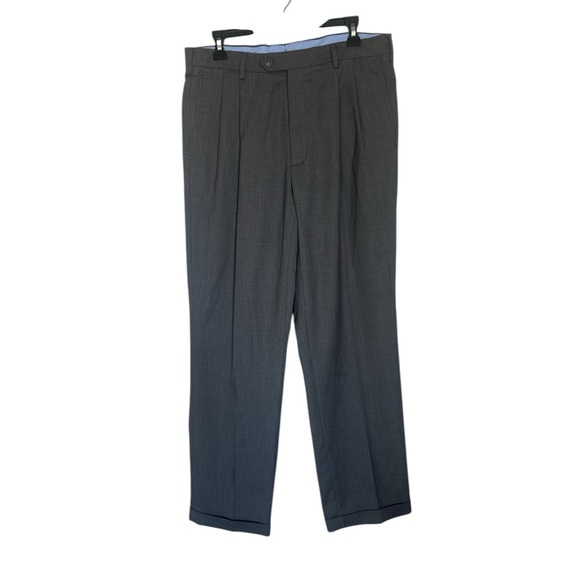Roundtree & Yorke Gray Dress Pants with Pleats and Cuffs - Picture 1 of 4